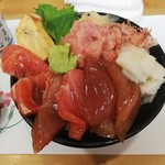 たぬきすし - 漬け丼（ご飯中盛り）1000円