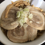 自家製太麺 渡辺 - らー麺680えん 煮豚300えん