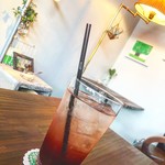 Cafe ここてまる - ドリンク写真:ザクロソーダ