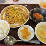 摩亞魯王洞 - 【レディースランチ】鶏肉とコーンの炒め
