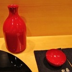 衛藤 - お酒はすべて違う酒器で。