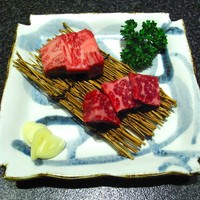 味鉄 東京赤坂店 - 神戸牛ビーフステーキと素焼きの盛り合わせ（サーロインと内腿肉）