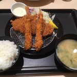 Matsunoya - ロースカツと海老フライ二尾定食