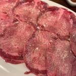 炭火焼肉 瑠嗣亜 - 塩タン