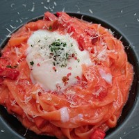 レストランアマデウス - 赤いカルボナーラ