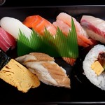 Sakura - ランチのにぎり寿司のアップ