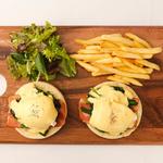 MINOH RIS CAFE - TVでも紹介された、エッグベネディクト