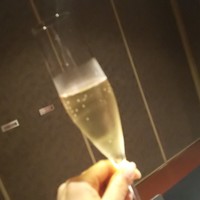 寿司割烹 旬はなれ 重絆 - スパークリングワインで乾杯♪