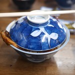 田代 - 瀬戸物の器かな？