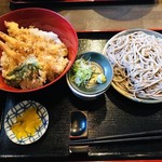 十割そば ひまわりの種 - 「えび天丼とお蕎麦のセット」。