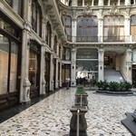 Cantine Barbaroux - 終演後、街を歩く。左側が「Baratti & Milano」