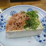 伊勢屋酒店 - 冷奴。