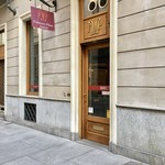 Cantine Barbaroux - なんと、リュート専門の修理屋