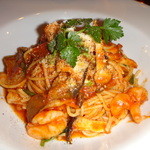 ｍｉｔｒａ⇒mitra - 海老と季節の野菜のトマトソースパスタ