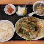 麺飯中華厨房 八福食堂 - スタミナ定食 ¥700
