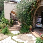 ドゥブルベ・ボレロ 守山本店 - 左カフェスペース