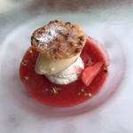 ヴィラデスト ガーデンファーム アンド ワイナリー - いちごのスープが鮮やか✨