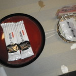 花びしホテル - ホテルオリジナルのお菓子、ホワイトチョコをはさんだもの