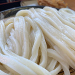 手打ちうどんますや - 迫力ある極太麺