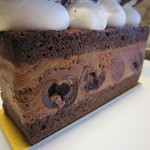 デフェール - グリオットチェリーのキルシュ漬けがたっぷり。