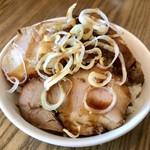 手打ちラーメン 谷家 - ミニチャーシュー丼…390円