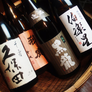 入手困難なこだわりの日本酒・焼酎を取り揃えております♪