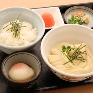 “Mentaiko egg rice set” is popular among small children.