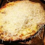 MiKiya's　ぐりぐり - たっぷりチーズのピザ