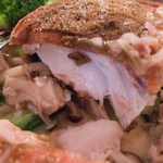 洋食 川里庵 - 金目鯛にナイフを入れると