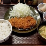 ごはん処 かつ庵 - ロースカツ定食(690円)