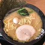 家系ラーメン 町田商店 - 