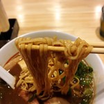 川の先の上 - 麺は中細の平打ち麺で味噌専用です