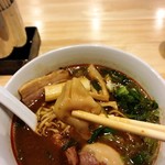 川の先の上 - 味噌だけのトッピングの水餃子