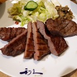 牛たん炭焼 利久 - 牛たん定食・3枚(1650円)　牛たんアップ