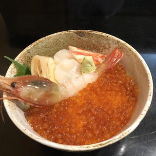 【ちょうちん新名物！特選海鮮どんぶり】2,500円