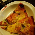 Shakey's - とうとう出てきましたアンチョビピザ♪