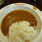 シェーキーズ - 腹一杯やったけど、食べたカレーは肉がミンチ？であと玉ねぎ。じゃがいも、ニンジンはないみたい？