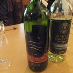 カフェダイニング O.F.F - グラスの赤＆白