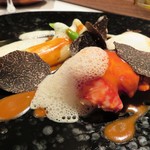 レストラン ラリューム - オマールブルーのロースト アーティーチョークのバリグールソースコラリーヌとマッシュルームのエキューム