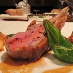 レストラン ラリューム - 私のセレクト：フランス シトロン産仔羊背肉 レモンタイムの香りをうつし 旬の野菜を添えて
