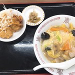 Dourakuen - 中華丼セット　７５０円（ラーメン到着前）