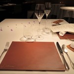 レストラン ラリューム - テーブルセッティング