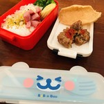 グリーン アジア トウキョウ - 子ども用メニュー〈弁当〉。弁当箱と箸スプーンフォークは持ち帰りOK！