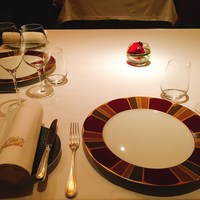 レ セゾン - テーブルコーディネート。
                      シンプルながら、上品にまとまっています。