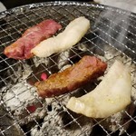 炭火焼肉　ホルモン劇場den - 