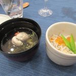 ララシャンス ベルアミー - 御飯はじゃこと生姜の炊き込みご飯、汁椀は鱧とジュンサイを使ったお吸い物でした。
