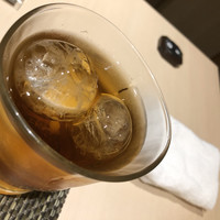 寿司と日本料理 銀座 一 - ウーロンハイの氷が丸い