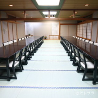 The large hall can accommodate up to 120 people. Perfect for small groups