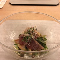 丸の内一丁目 しち十二候 - 鰹の漬けサラダ仕立て