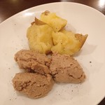 クアドリフォーリオ - ホロホロ鶏のパテ